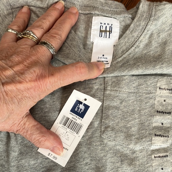 Baby Gap Onesie, gray, 3-6 months, 100% cotton. Short sleeve. New w/8.00 tag. - Picture 5 of 5